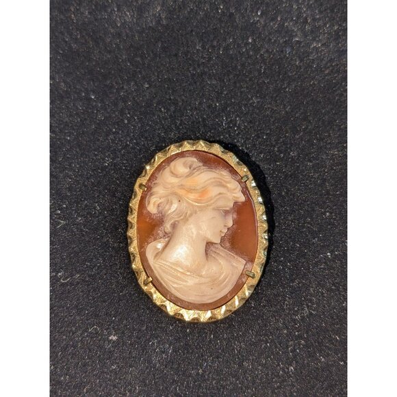 Antique Composite Cameo American made gold tone pin or pendant - Picture 1 of 7